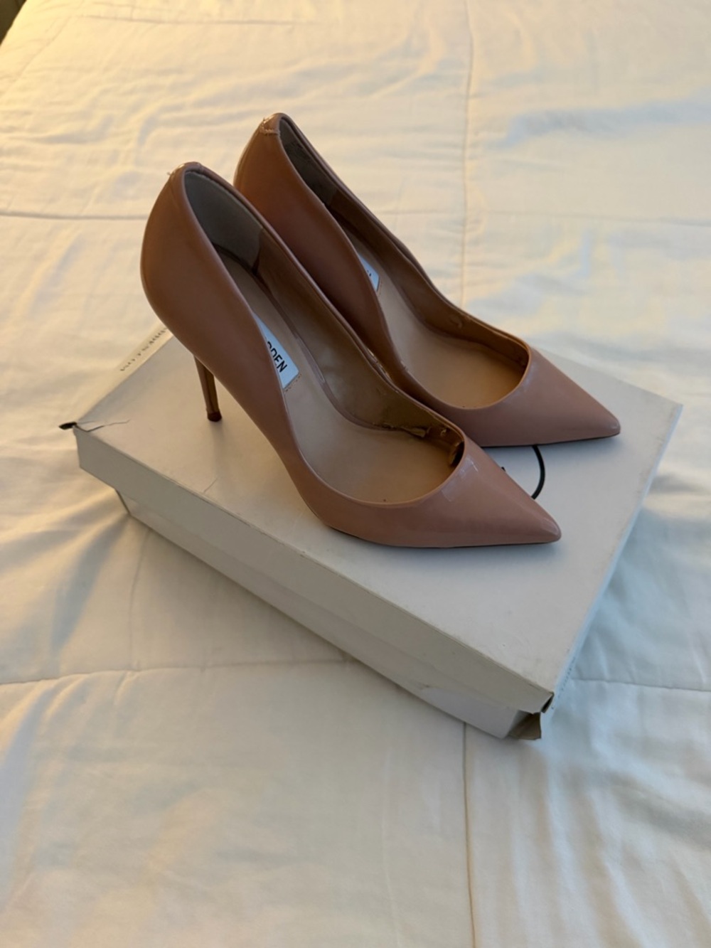Steve Madden Nude Patent Pointed-Toe Stiletto Pumps flawed inside